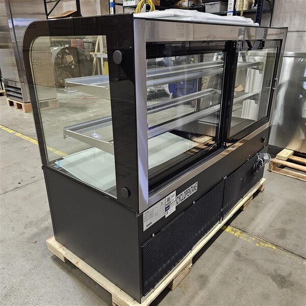 Scratch and Dent Avantco BCD-60 60" Curved Glass Black Dry Bakery Display Case
