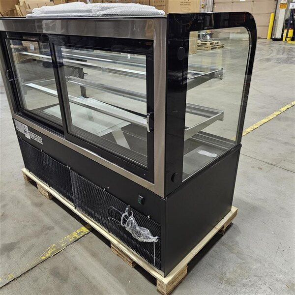 Scratch and Dent Avantco BCD-60 60" Curved Glass Black Dry Bakery Display Case