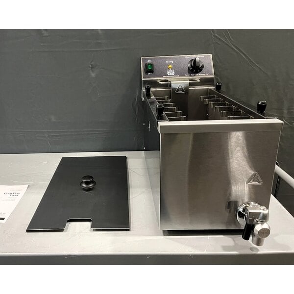 Scratch and Dent Carnival King CDF17A 37 lb. Corn Dog Fryer - 120V, 1800W