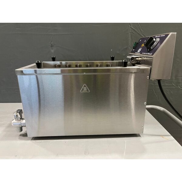 Scratch and Dent Carnival King CDF17A 37 lb. Corn Dog Fryer - 120V, 1800W