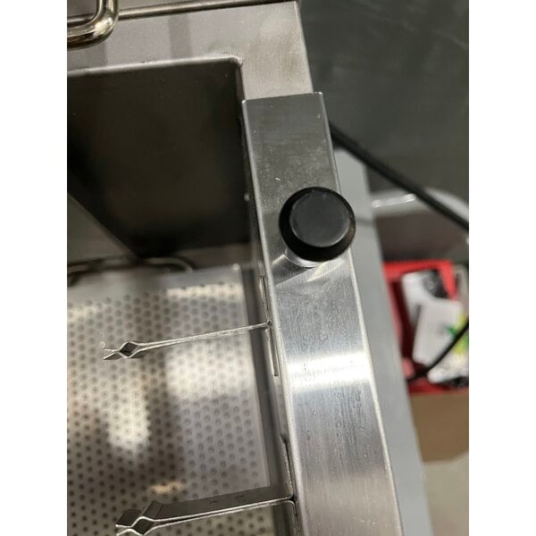 Scratch and Dent Carnival King CDF17A 37 lb. Corn Dog Fryer - 120V, 1800W