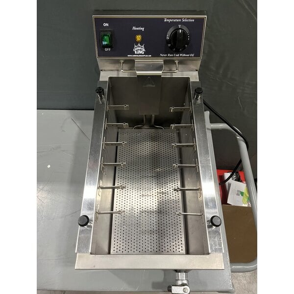 Scratch and Dent Carnival King CDF17A 37 lb. Corn Dog Fryer - 120V, 1800W