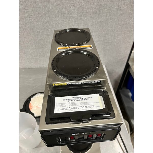 Scratch and Dent Bunn 13300.0004 VP17-3 Low Profile Pourover Coffee Brewer with 3 Warmers