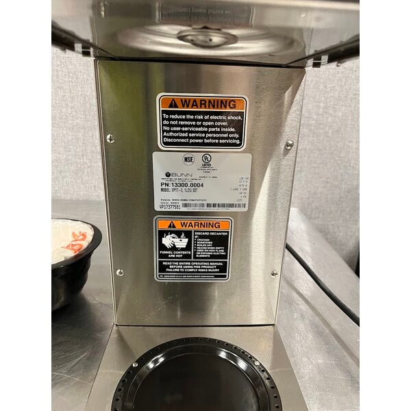 Scratch and Dent Bunn 13300.0004 VP17-3 Low Profile Pourover Coffee Brewer with 3 Warmers