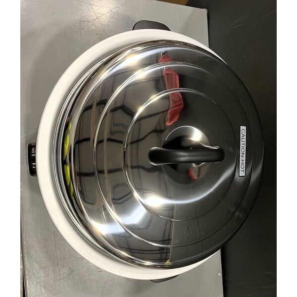 Scratch and Dent Town 57155 110 Cup (55 Cup Raw) Electronic Rice Cooker / Warmer - 230V