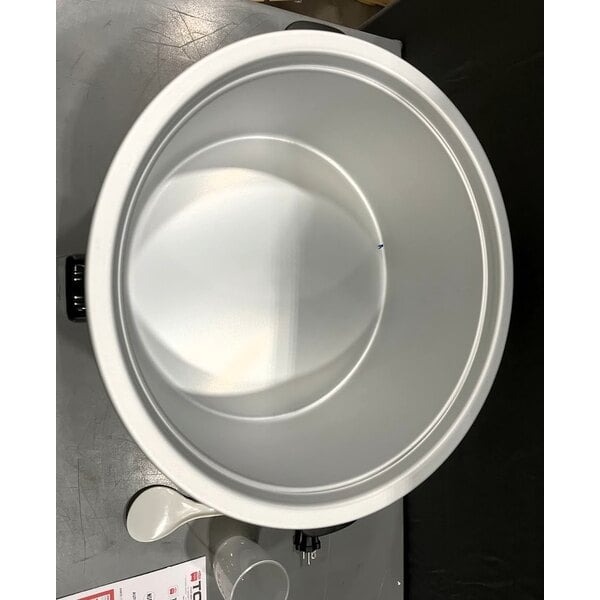 Scratch and Dent Town 57155 110 Cup (55 Cup Raw) Electronic Rice Cooker / Warmer - 230V