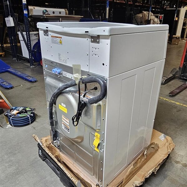 Scratch and Dent Speed Queen Quantum Gold Pro FV6010WN 3.42 cu. ft. 27" Front Load Commercial Washer with Front Control - Coin Operated