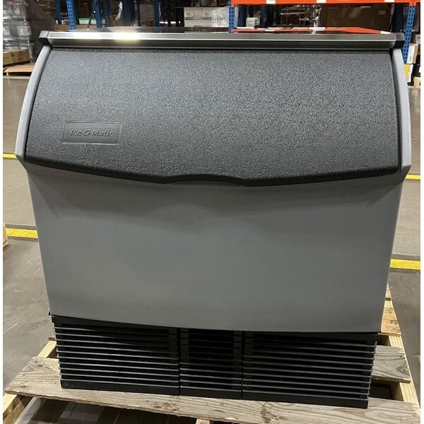 Scratch and Dent Ice-O-Matic CIMU300HA90 30 3/8" Air-Cooled Undercounter Half Dice Cube Ice Machine with 112 lb. Bin - 302 lb., 115V