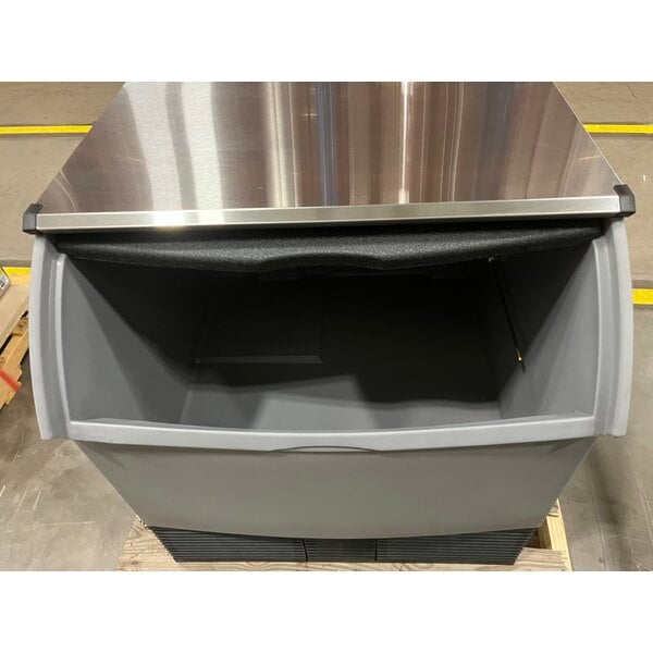 Scratch and Dent Ice-O-Matic CIMU300HA90 30 3/8" Air-Cooled Undercounter Half Dice Cube Ice Machine with 112 lb. Bin - 302 lb., 115V