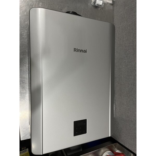 Scratch and Dent Rinnai SENSEI RX199iN Natural Gas / Liquid Propane Wall-Mounted Indoor / Outdoor Tankless Water Heater - 120V, 199,000 BTU, 11.0 GPM