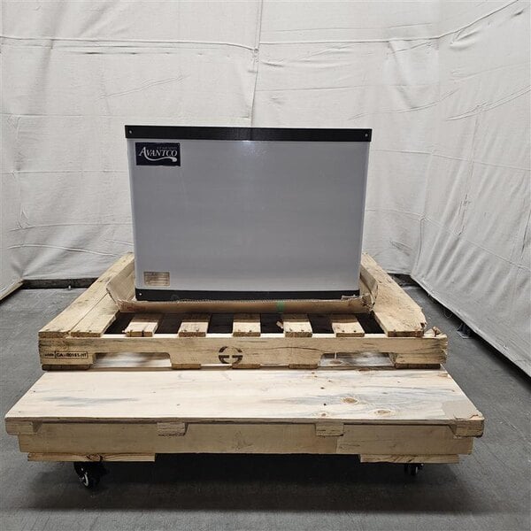 Scratch and Dent Avantco Ice MC-F-430-A 30" Air Cooled Modular Full Cube Ice Machine - 397 lb.