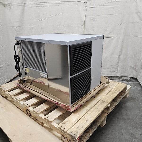Scratch and Dent Avantco Ice MC-F-430-A 30" Air Cooled Modular Full Cube Ice Machine - 397 lb.