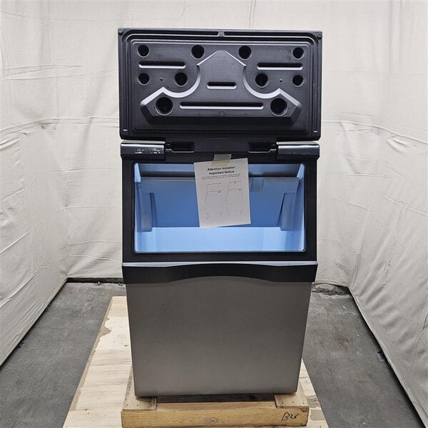 Scratch and Dent Avantco Ice MC-F-430-A 30" Air Cooled Modular Full Cube Ice Machine - 397 lb.