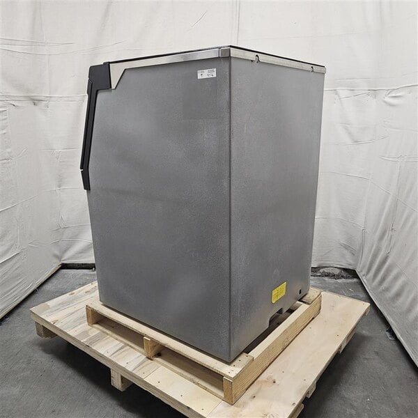 Scratch and Dent Avantco Ice MC-F-430-A 30" Air Cooled Modular Full Cube Ice Machine - 397 lb.