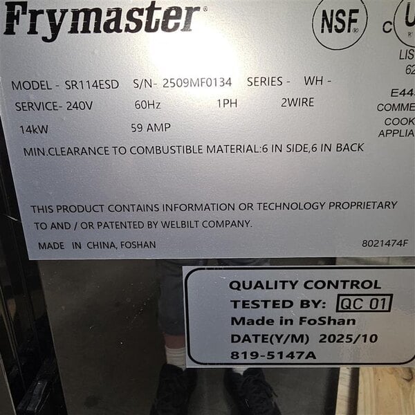 Scratch and Dent Dean by Frymaster SR114E Super Runner Economy 40 lb. Electric Floor Fryer - 240V, 1 Phase