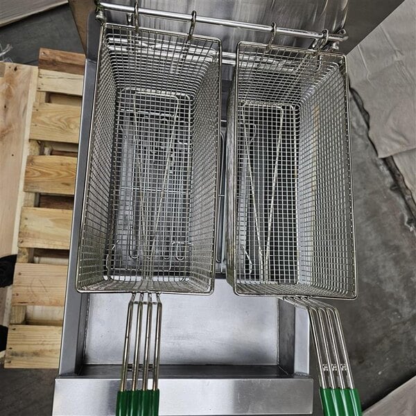 Scratch and Dent Dean by Frymaster SR114E Super Runner Economy 40 lb. Electric Floor Fryer - 240V, 1 Phase