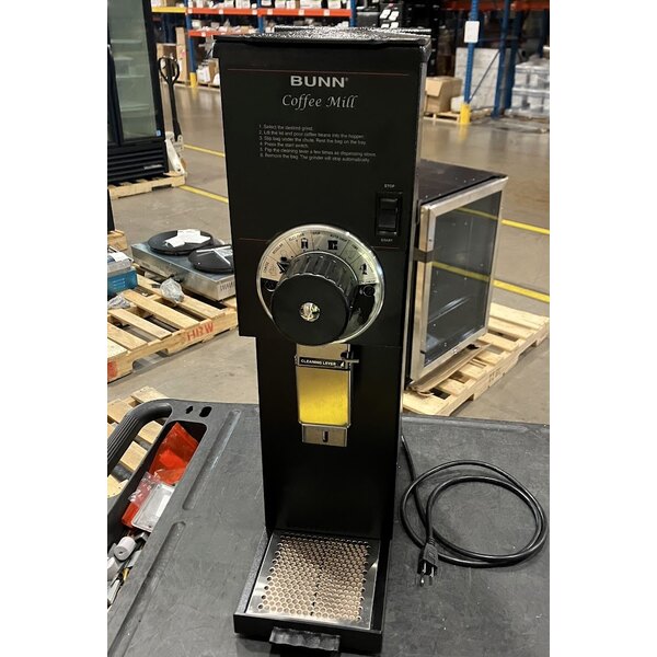 Scratch and Dent Bunn 22102.0000 G2 HD 2 lb. Black Bulk Coffee Grinder