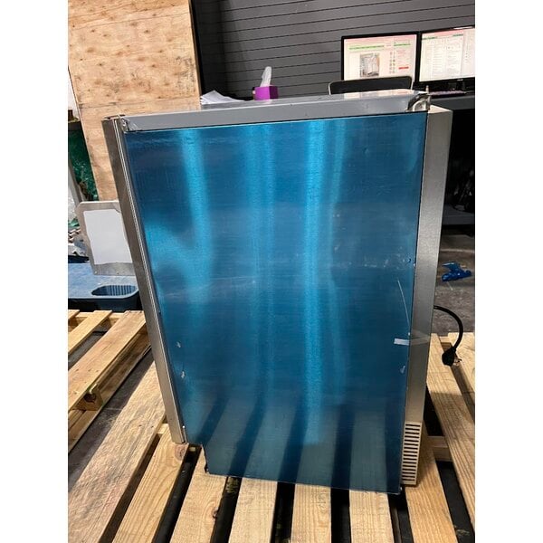 Scratch and Dent Hoshizaki AM-50BAK 14 7/8" Air Cooled Undercounter Top Hat Cube Ice Machine with 27 lb. Bin - 54 lb.