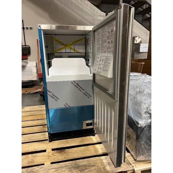 Scratch and Dent Hoshizaki AM-50BAK 14 7/8" Air Cooled Undercounter Top Hat Cube Ice Machine with 27 lb. Bin - 54 lb.