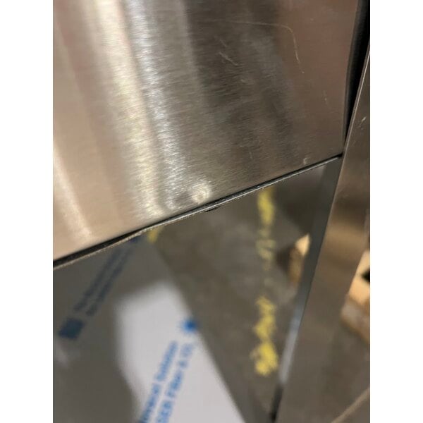 Scratch and Dent Vollrath 38104 ServeWell® Electric Four Pan Sealed Well Hot Food Table - 120V