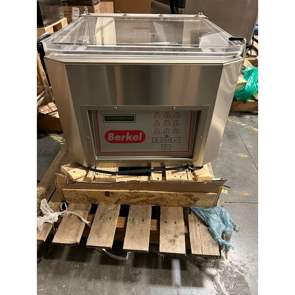 Scratch and Dent Berkel 350-STD Chamber Vacuum Packaging Machine with 19" Seal Bar