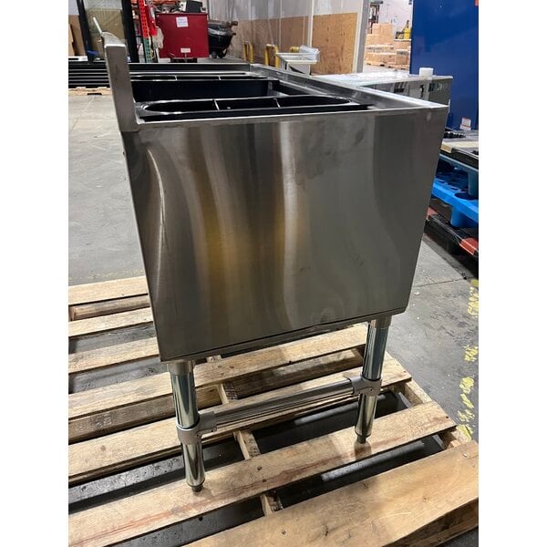 Scratch and Dent Steelton 18" x 36" Underbar Ice Bin with Bottle Holders - 119 lb.