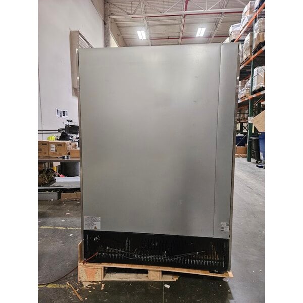 Scratch and Dent Avantco A-49R-HC 54" Solid Door Reach-In Refrigerator