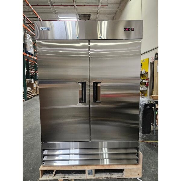 Scratch and Dent Avantco A-49R-HC 54" Solid Door Reach-In Refrigerator