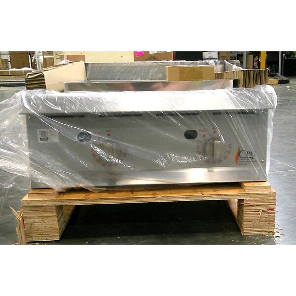 Scratch and Dent Cooking Performance Group GT-CPG-24-NL 24" Gas Countertop Griddle with Flame Failure Protection and Thermostatic Controls - 60,000 BTU