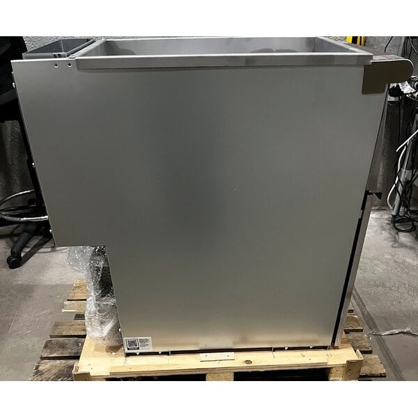 Scratch and Dent Avantco F4-ES-N 45-50 lb. Natural Gas Stainless Steel Floor Fryer - 85,000 BTU