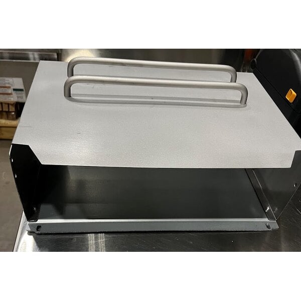 Scratch and Dent Avantco F4-ES-N 45-50 lb. Natural Gas Stainless Steel Floor Fryer - 85,000 BTU