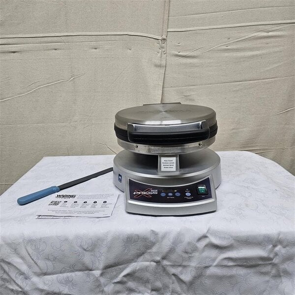 Scratch and Dent Waring XPress WSC300 13 1/2" Dual-Surface Multipurpose Aluminum Non-Stick Electric Cooktop - 120V, 1800W