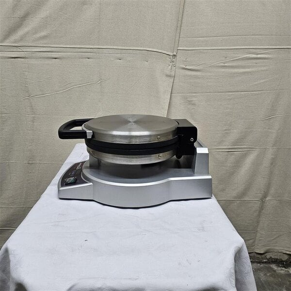 Scratch and Dent Waring XPress WSC300 13 1/2" Dual-Surface Multipurpose Aluminum Non-Stick Electric Cooktop - 120V, 1800W