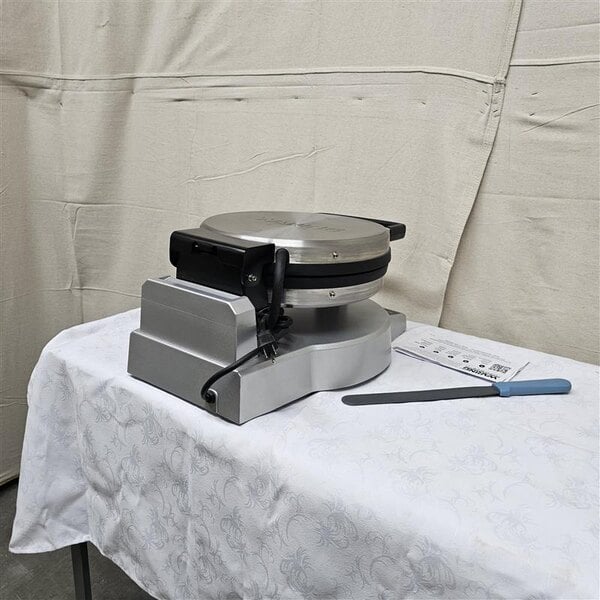 Scratch and Dent Waring XPress WSC300 13 1/2" Dual-Surface Multipurpose Aluminum Non-Stick Electric Cooktop - 120V, 1800W