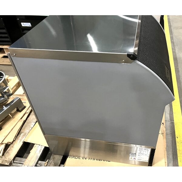 Scratch and Dent Ice-O-Matic CIMU300FA90 30 3/8" Air-Cooled Undercounter Full Dice Cube Ice Machine with 112 lb. Bin - 302 lb., 115V