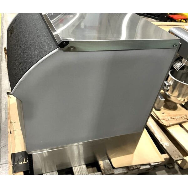 Scratch and Dent Ice-O-Matic CIMU300FA90 30 3/8" Air-Cooled Undercounter Full Dice Cube Ice Machine with 112 lb. Bin - 302 lb., 115V