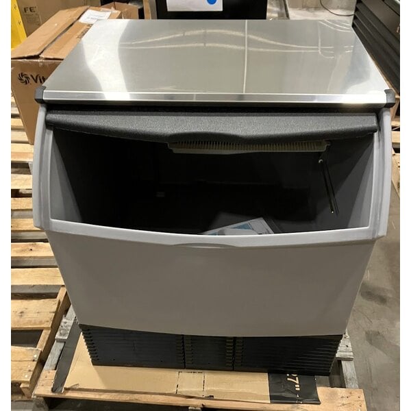 Scratch and Dent Ice-O-Matic CIMU300FA90 30 3/8" Air-Cooled Undercounter Full Dice Cube Ice Machine with 112 lb. Bin - 302 lb., 115V