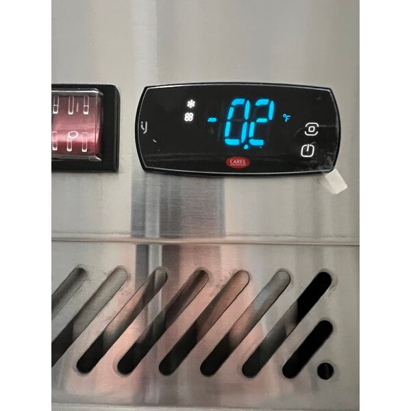 Scratch and Dent Avantco Z1-F-HC 29" Solid Door Stainless Steel Reach-In Freezer