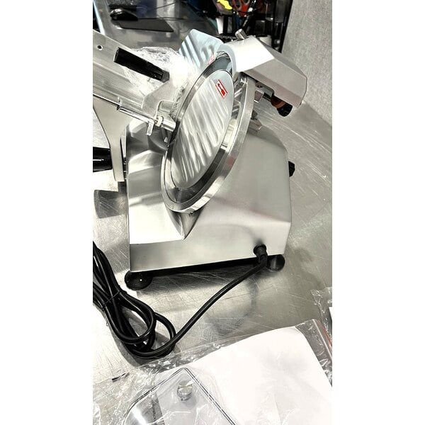 Scratch and Dent Backyard Pro SL109E Butcher Series 9" Manual Gravity Feed Meat Slicer - 120V