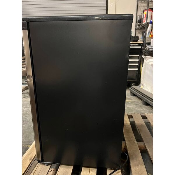 Scratch and Dent Danby DAR044A4BSLDD Designer 4.4 Cu. Ft. Stainless Steel Solid Door Reach-In Refrigerator