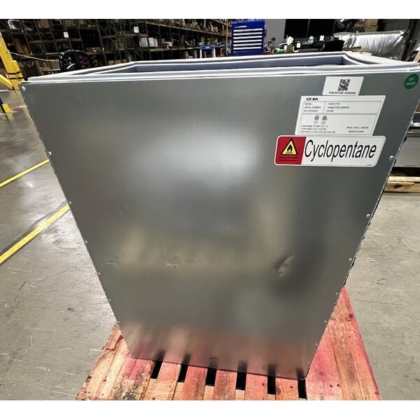 Scratch and Dent Avantco Ice BIN27530 30" Ice Storage Bin - 375 lb.