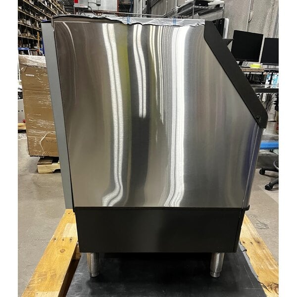 Scratch and Dent Manitowoc UDP0310A-161B NEO 30" Air Cooled Undercounter Full Dice Cube Ice Machine with 119 lb. Bin - 115V, 315 lb.