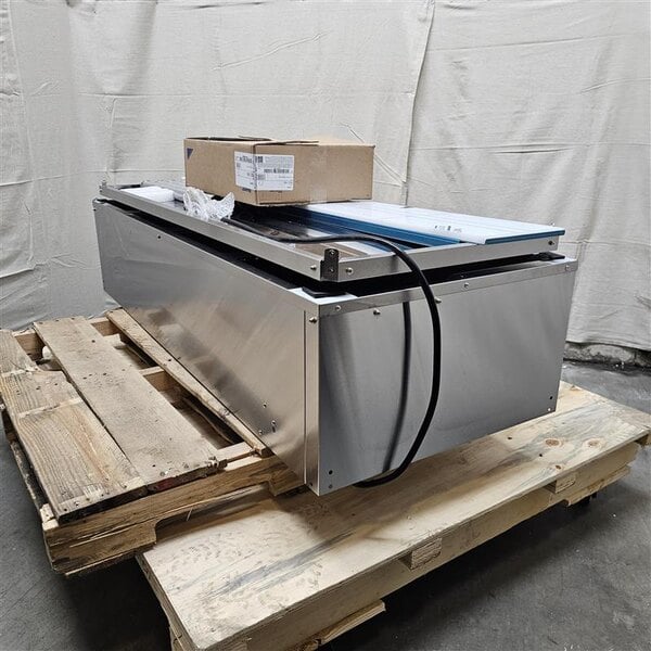 Scratch and Dent Avantco STE-4SA Four Pan Open Well Electric Steam Table with Undershelf - 120V, 2000W