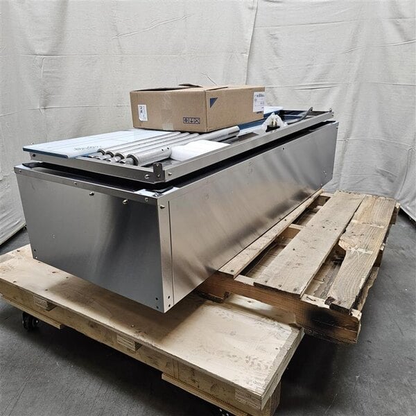 Scratch and Dent Avantco STE-4SA Four Pan Open Well Electric Steam Table with Undershelf - 120V, 2000W