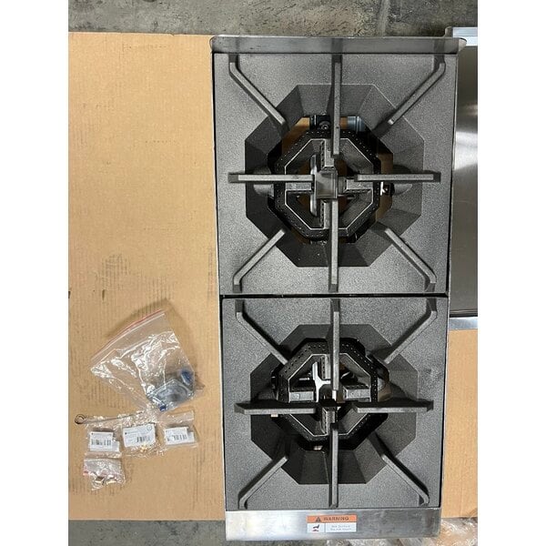 Scratch and Dent Cooking Performance Group R-CPG-12-NL 2 Burner Gas Countertop Range / Hot Plate - 44,000 BTU