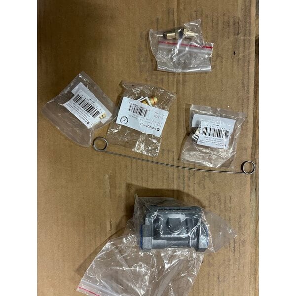 Scratch and Dent Cooking Performance Group R-CPG-12-NL 2 Burner Gas Countertop Range / Hot Plate - 44,000 BTU