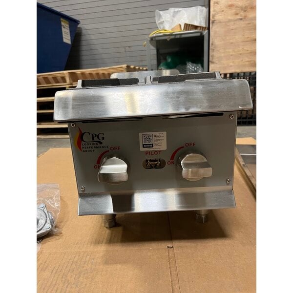 Scratch and Dent Cooking Performance Group R-CPG-12-NL 2 Burner Gas Countertop Range / Hot Plate - 44,000 BTU