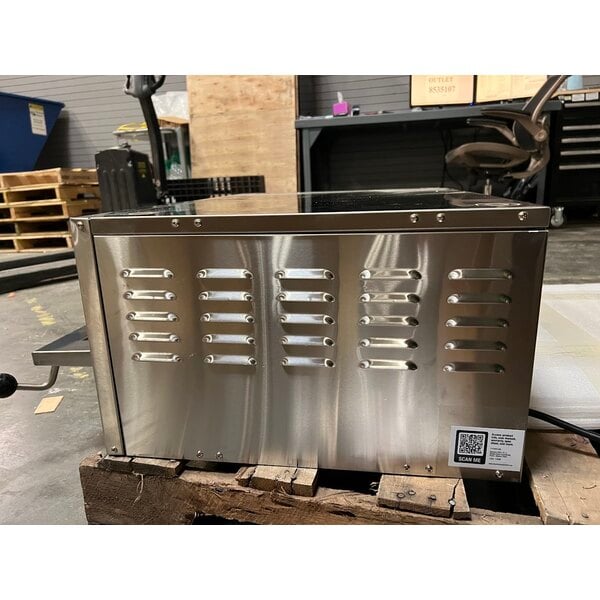 Scratch and Dent Avantco DPO-18-S Single Deck Countertop Pizza/Bakery Oven - 1700W, 120V