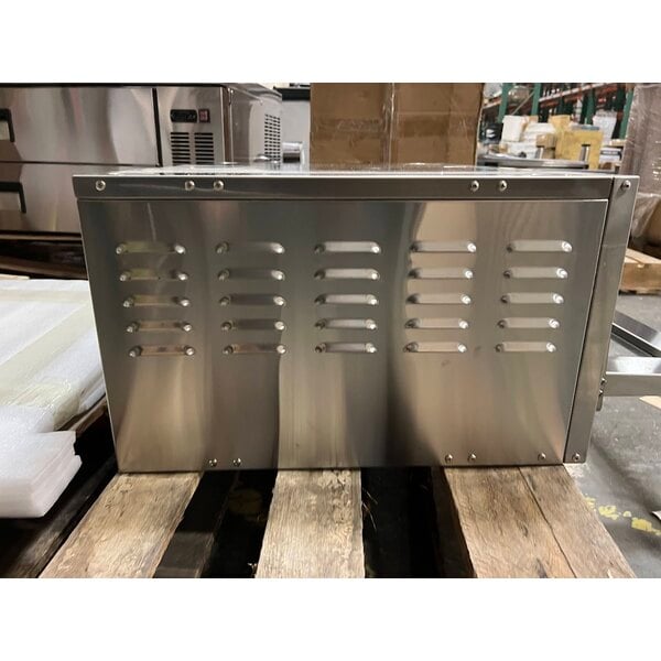 Scratch and Dent Avantco DPO-18-S Single Deck Countertop Pizza/Bakery Oven - 1700W, 120V