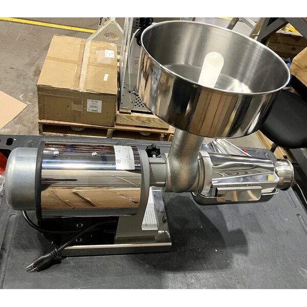 Scratch and Dent Tre Spade BIG-80 Electric Tomato Mill F07600/CSA - 3/4 hp, 430W